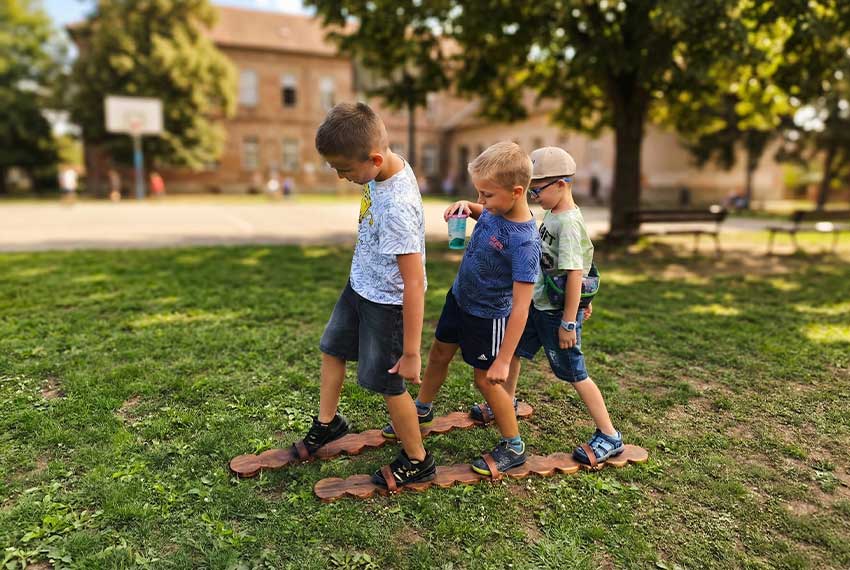 Ügyességi népi fajátékok alsós gyerekeknek